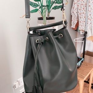 SOLD 🚫 Bucket Purse 🤩